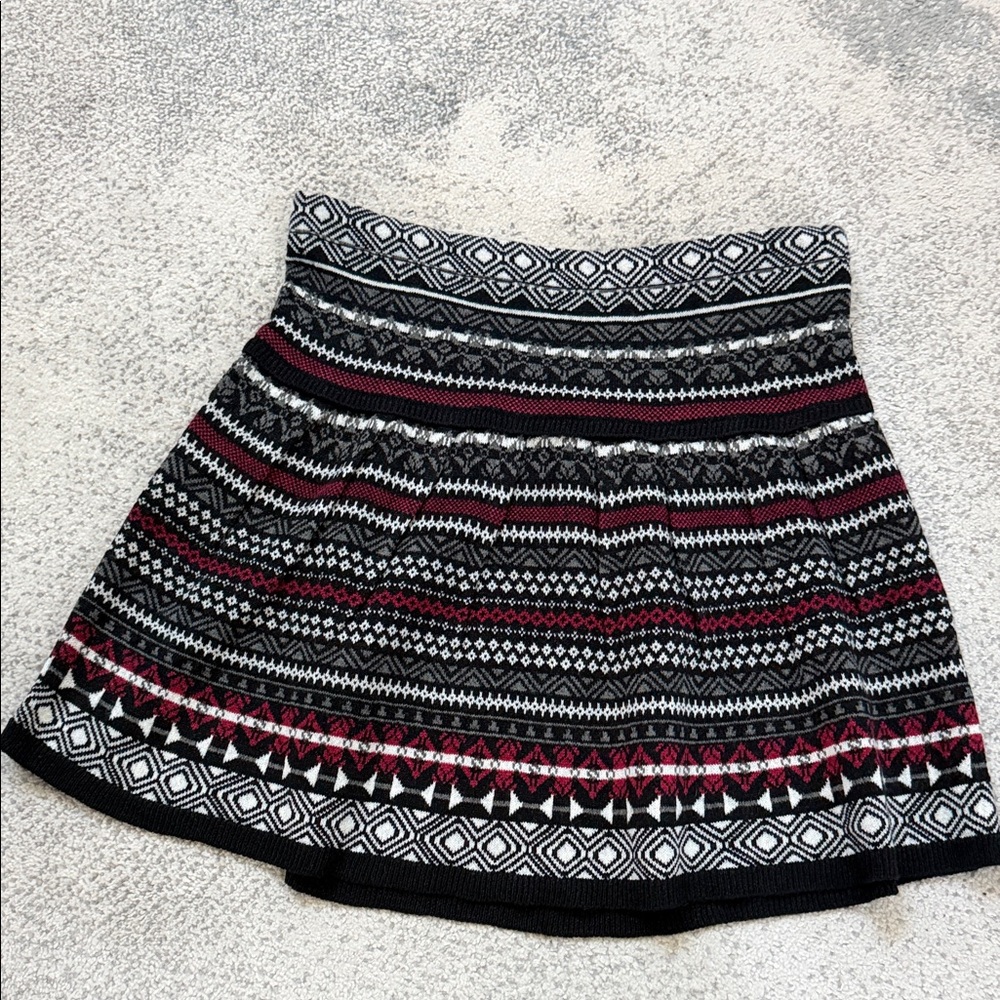 Princess Vera Wang Black and Red Patterned Skater Skirt